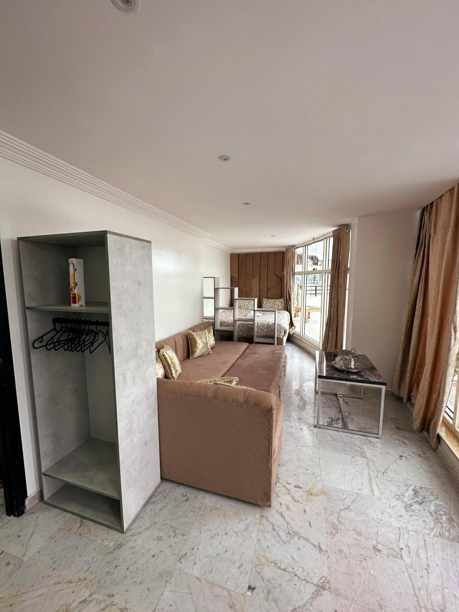 7th Floors Apartment